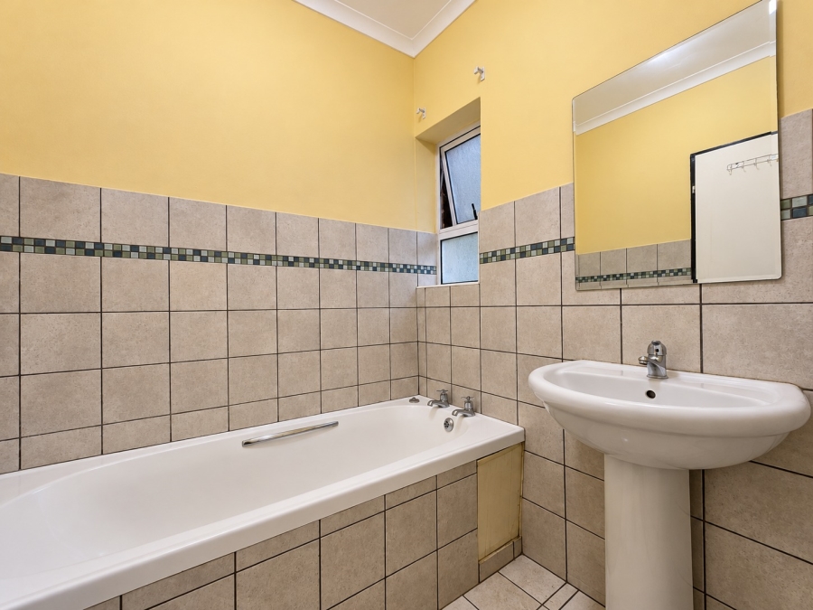 3 Bedroom Property for Sale in Amalinda North Eastern Cape